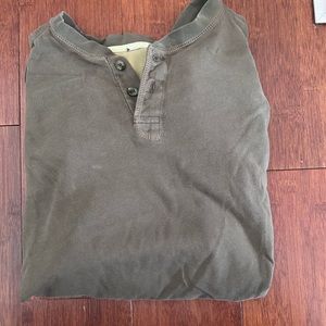 Medium Green Columbia Henley